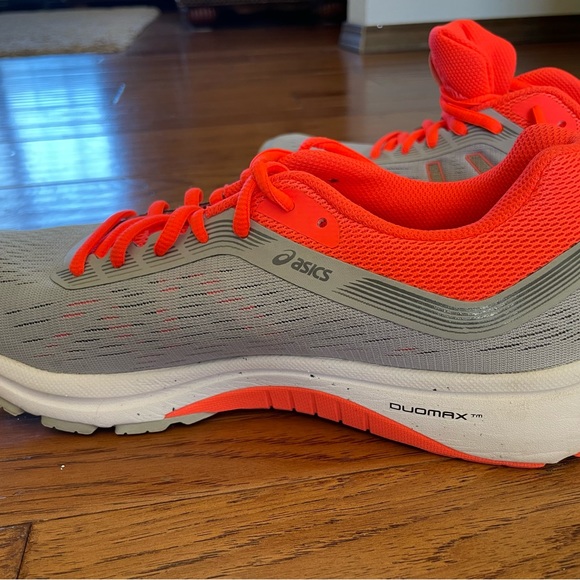 Women’s ASICS - Picture 6 of 8